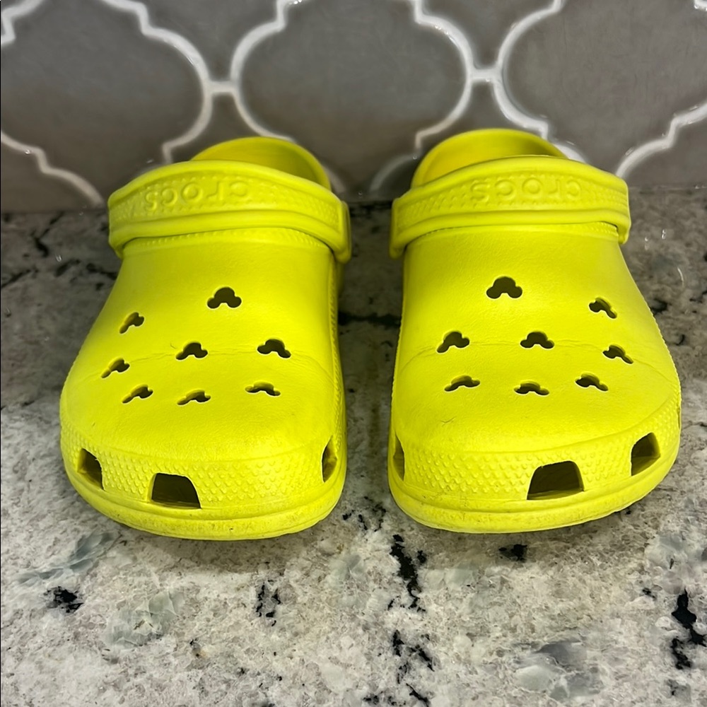 CROCS Yellow Sandals with Perforated Design and Heel Strap